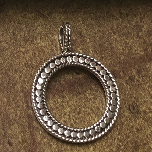 Balinese Detail Circle Pendant - Picture 6 of 7